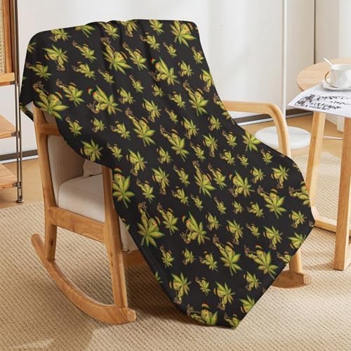 Socira Marijuanas Leaf Weed Blanket Throw Blanket Marijuanas Leaf Weed Gifts for Women Men Soft Sofa Throws for Travel Camping Bed Home Decor Car Birthday Gift 50"*60"（130 * 150cm） - Image 4
